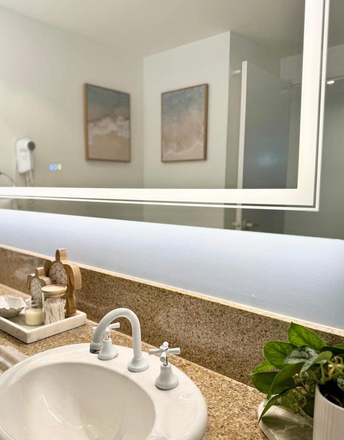 Luxury 2Bed 2Bath Poolview Apartment With Lift And 4Pools Cairns Exterior foto