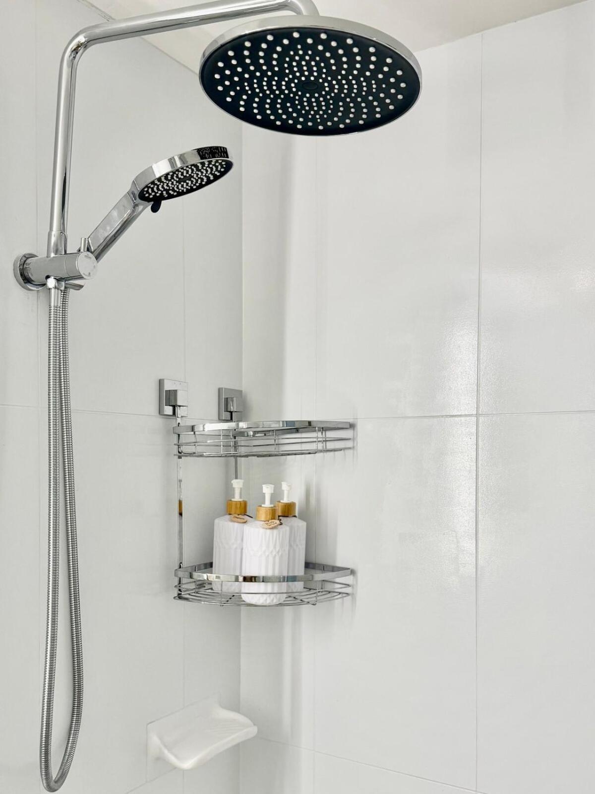 Luxury 2Bed 2Bath Poolview Apartment With Lift And 4Pools Cairns Exterior foto