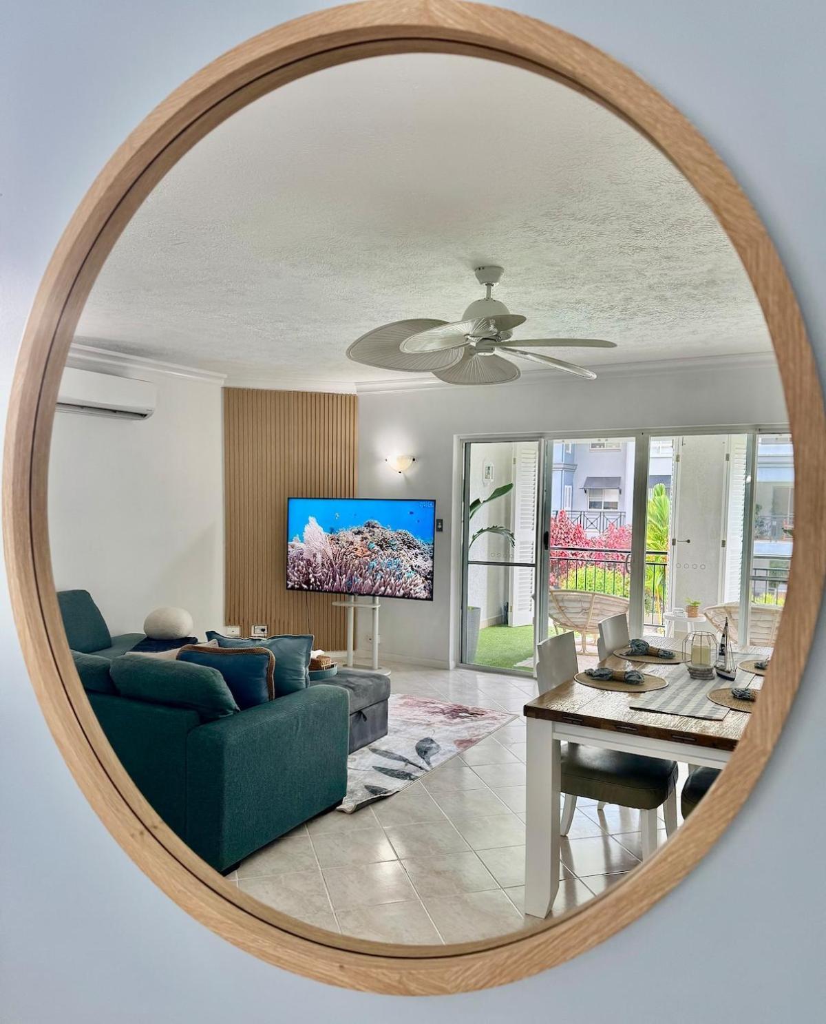 Luxury 2Bed 2Bath Poolview Apartment With Lift And 4Pools Cairns Exterior foto